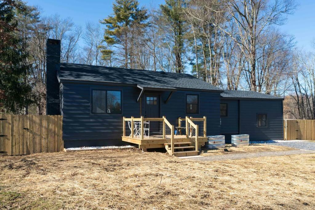 New Paltz Zen Wellness Cabin W/ Hot Tub Exterior photo