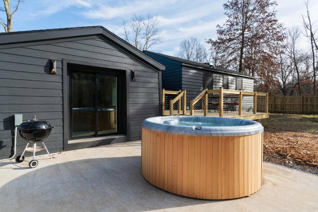 New Paltz Zen Wellness Cabin W/ Hot Tub Exterior photo