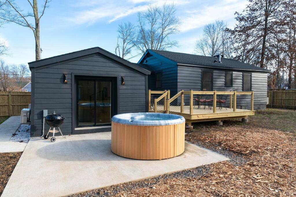 New Paltz Zen Wellness Cabin W/ Hot Tub Exterior photo